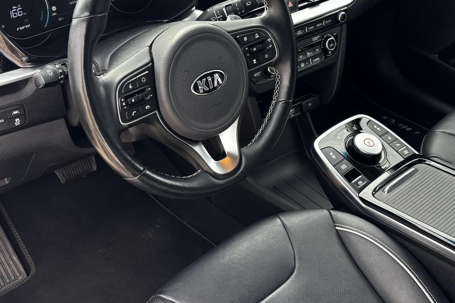 Продам Kia Niro 64 квт авто у Львові  2020 года в Львове