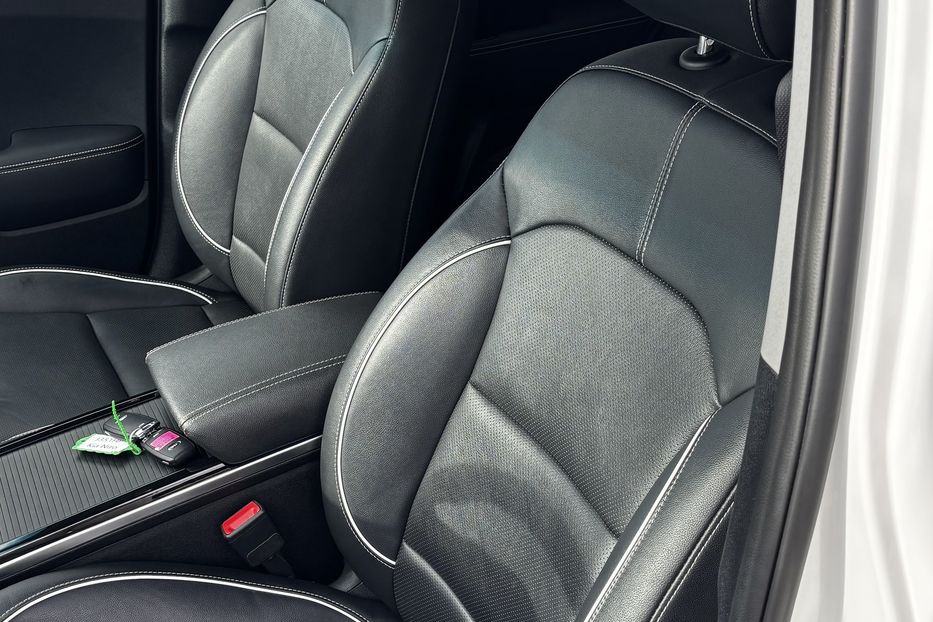 Продам Kia Niro 64 квт авто у Львові  2020 года в Львове