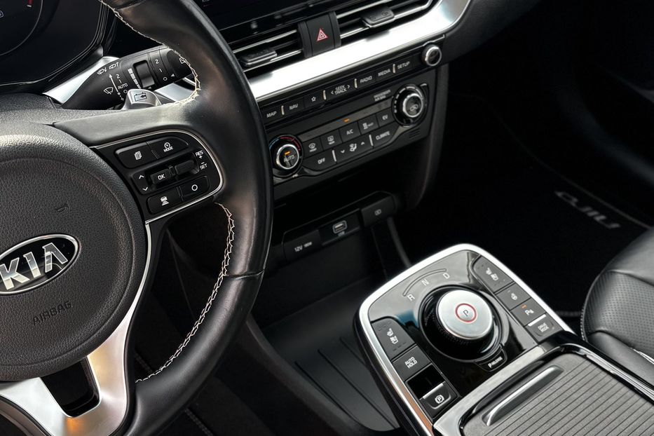 Продам Kia Niro 64 квт авто у Львові  2020 года в Львове