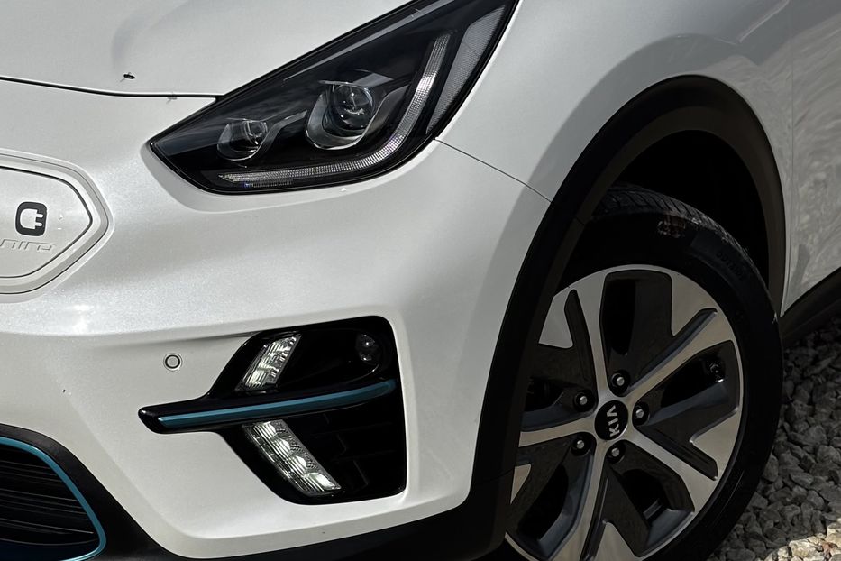 Продам Kia Niro 64 квт авто у Львові  2020 года в Львове