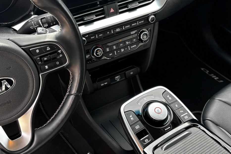 Продам Kia Niro 64 квт авто у Львові  2020 года в Львове