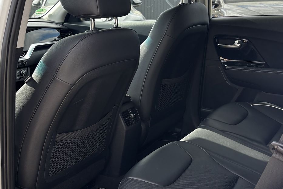 Продам Kia Niro 64 квт авто у Львові  2020 года в Львове