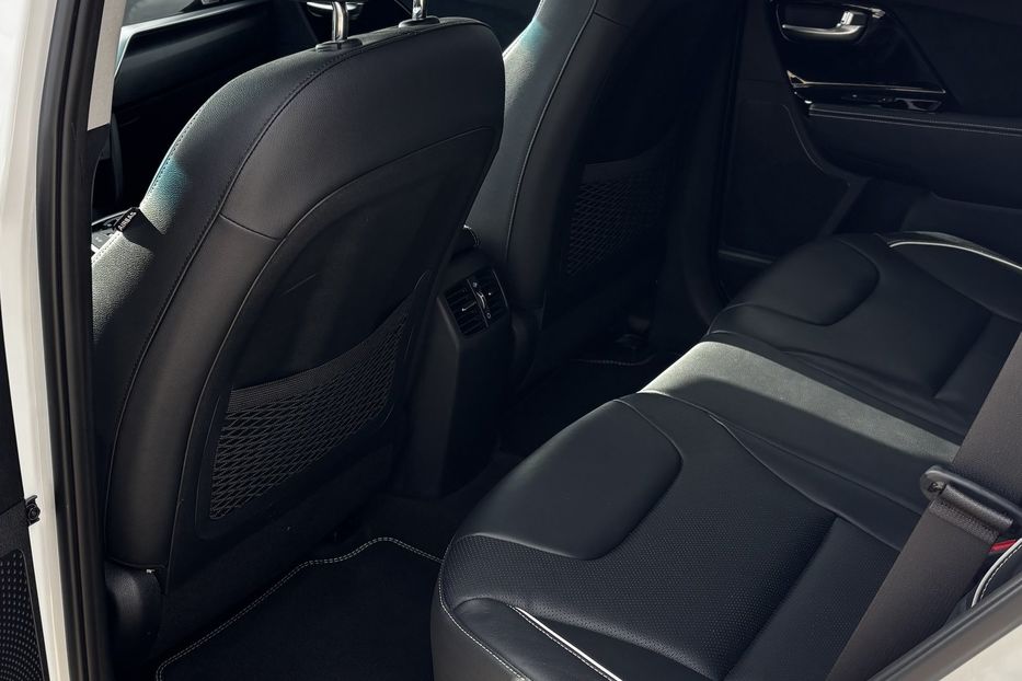 Продам Kia Niro 64 квт авто у Львові  2020 года в Львове