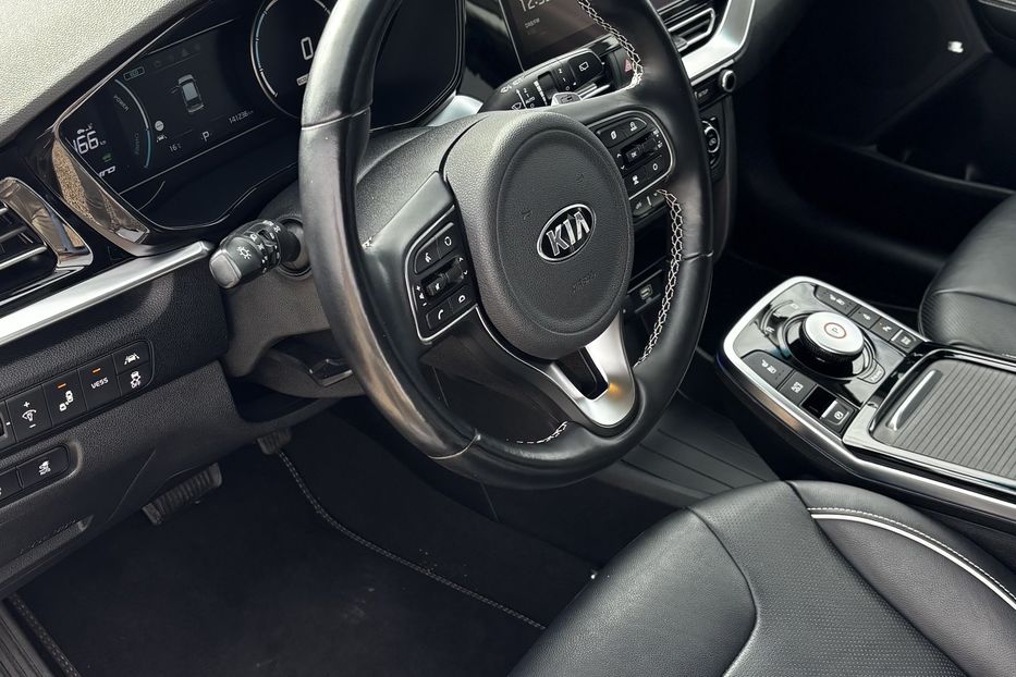 Продам Kia Niro 64 квт авто у Львові  2020 года в Львове