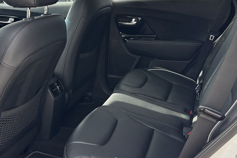 Продам Kia Niro 64 квт авто у Львові  2020 года в Львове