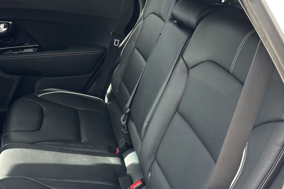 Продам Kia Niro 64 квт авто у Львові  2020 года в Львове