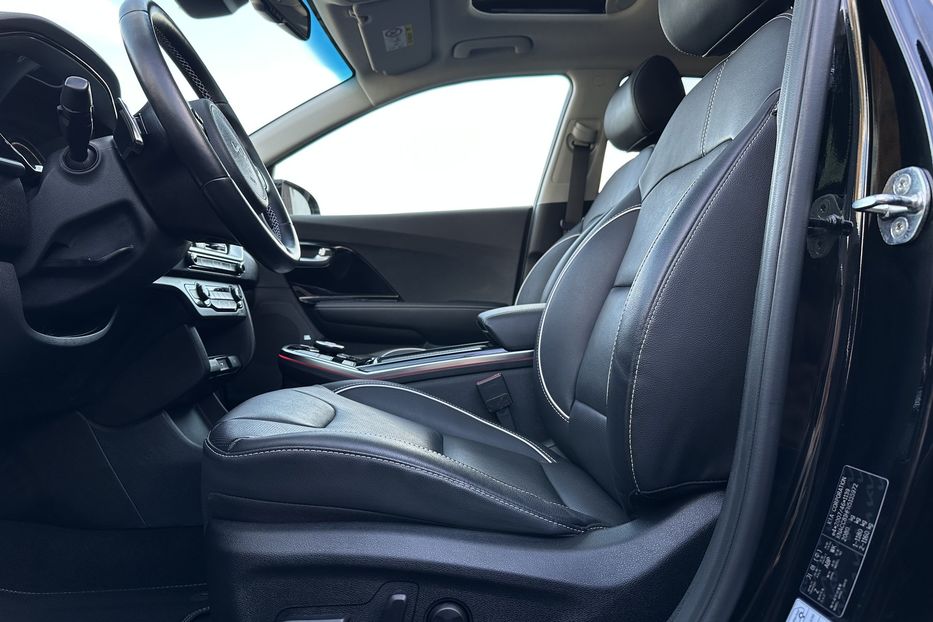 Продам Kia Niro 42 кВт Макс. комплектаціяЛюк 2022 года в Львове