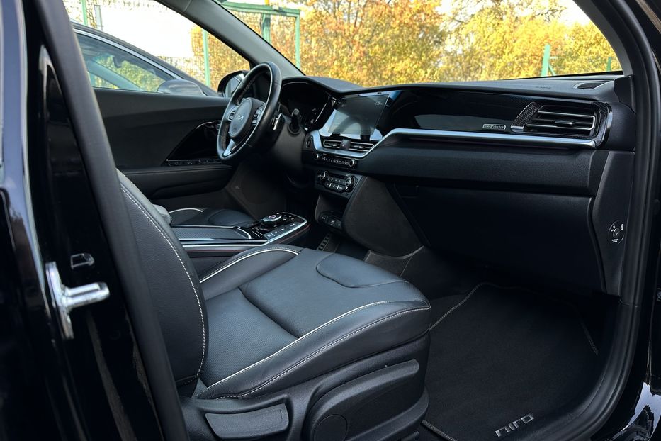 Продам Kia Niro 42 кВт Макс. комплектаціяЛюк 2022 года в Львове