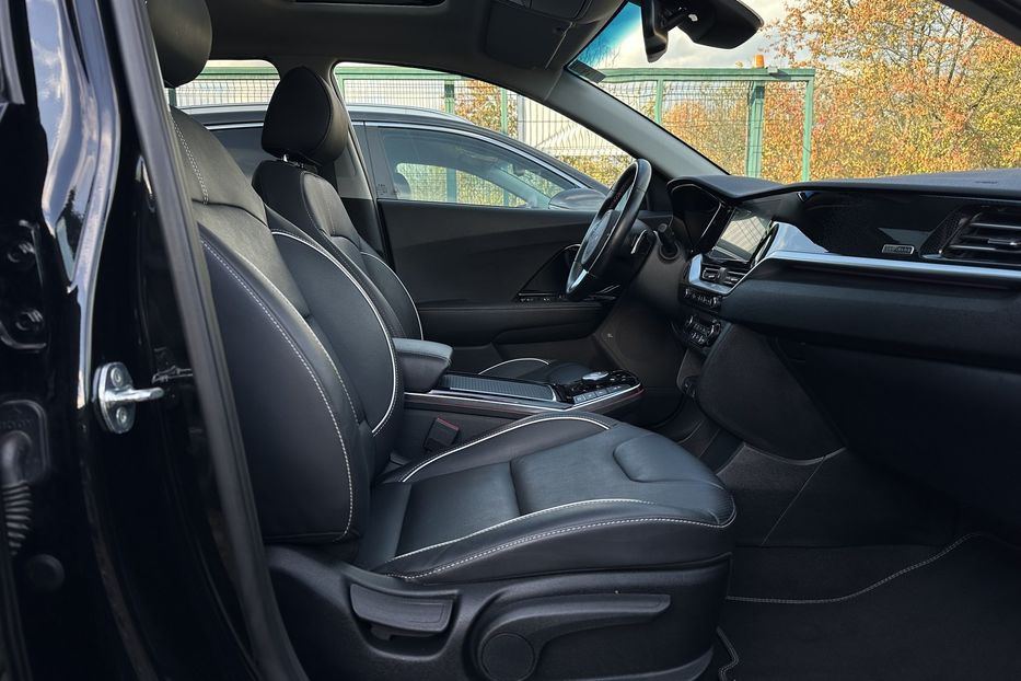Продам Kia Niro 42 кВт Макс. комплектаціяЛюк 2022 года в Львове