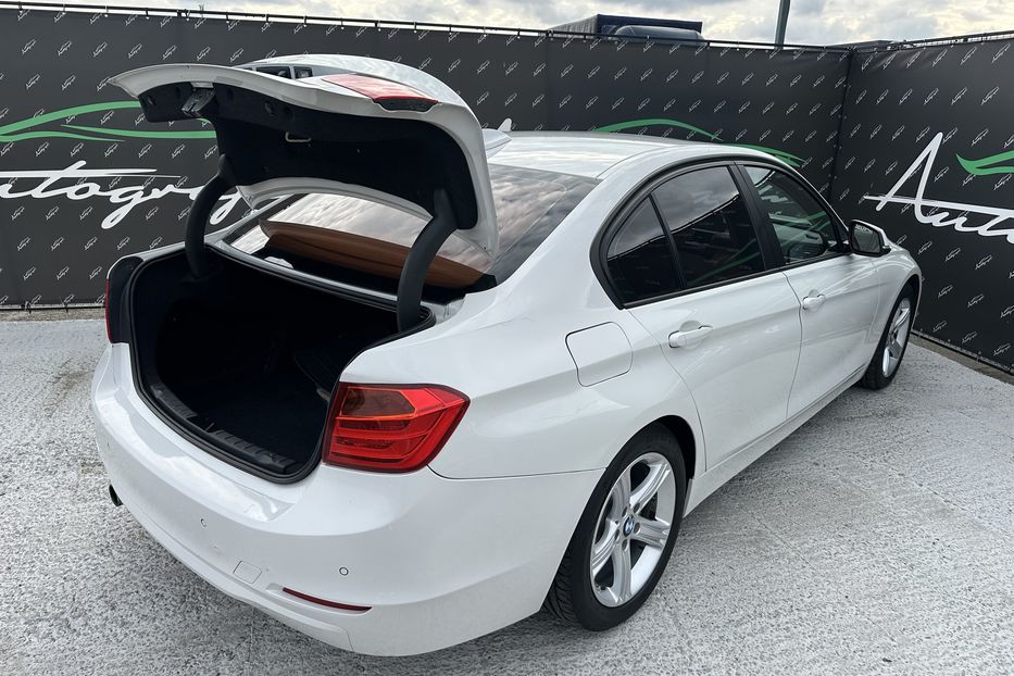 Продам BMW 320 I Steptronic 2015 года в Киеве
