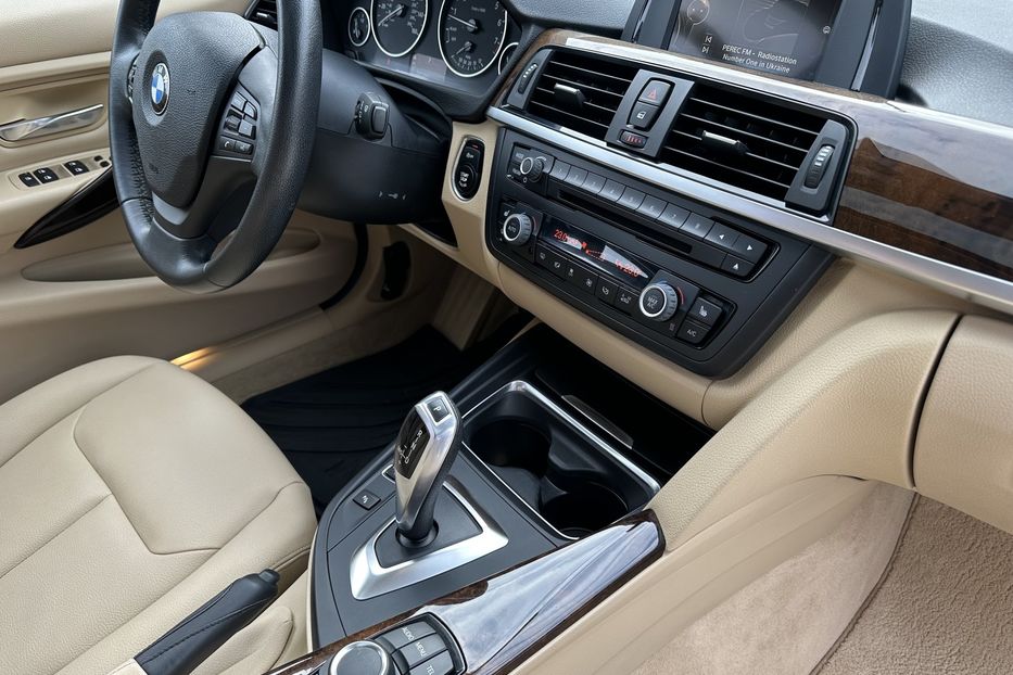 Продам BMW 320 I Steptronic 2015 года в Киеве