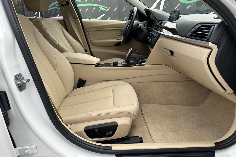 Продам BMW 320 I Steptronic 2015 года в Киеве