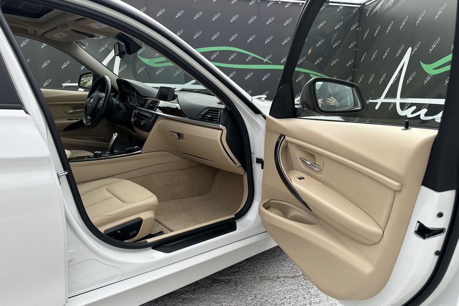 Продам BMW 320 I Steptronic 2015 года в Киеве