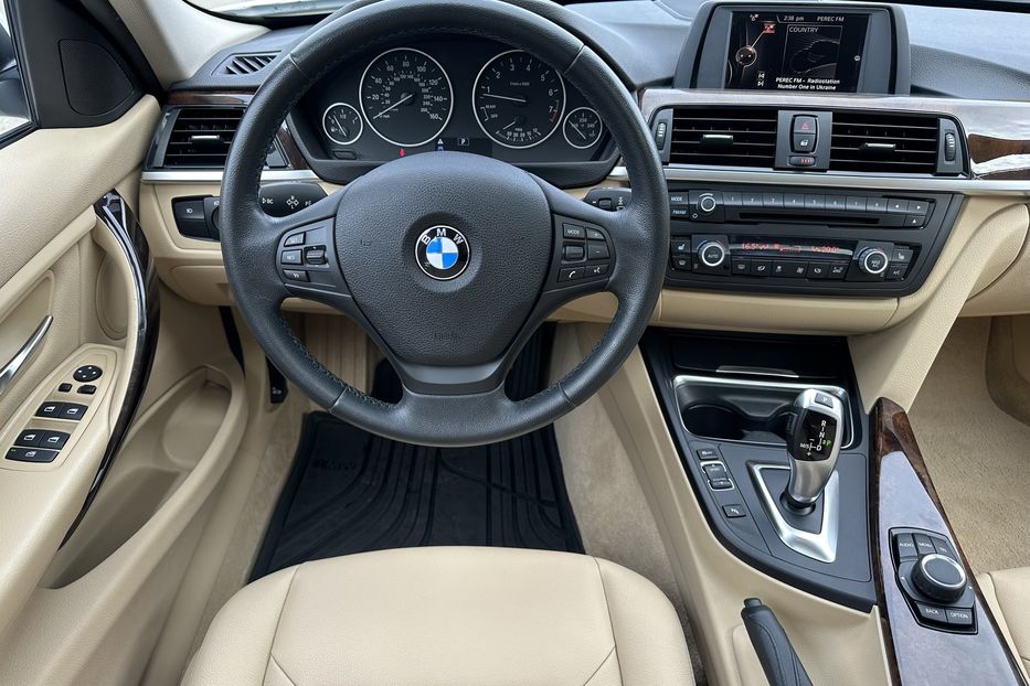 Продам BMW 320 I Steptronic 2015 года в Киеве