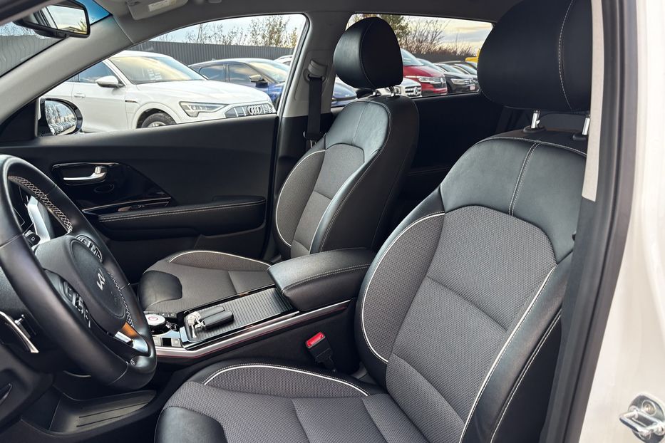 Продам Kia Niro 64 KW авто у Львові   2022 года в Львове