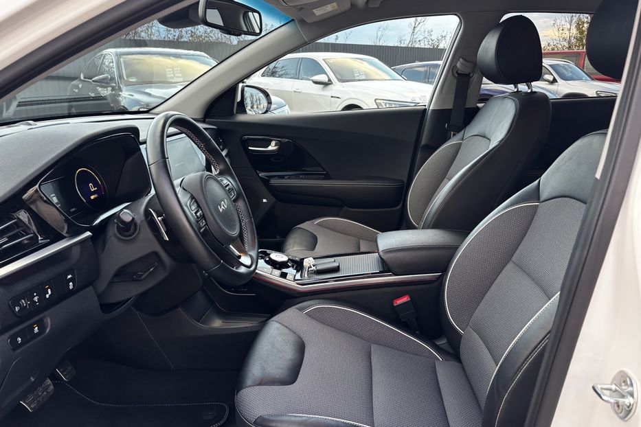 Продам Kia Niro 64 KW авто у Львові   2022 года в Львове