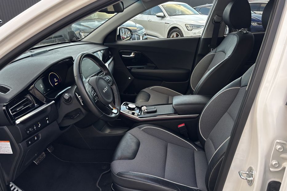 Продам Kia Niro 64 KW авто у Львові   2022 года в Львове