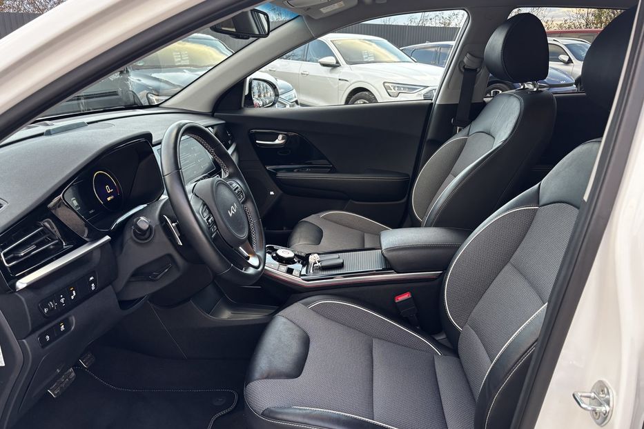 Продам Kia Niro 64 KW авто у Львові   2022 года в Львове