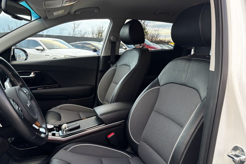Продам Kia Niro 64 KW авто у Львові   2022 года в Львове