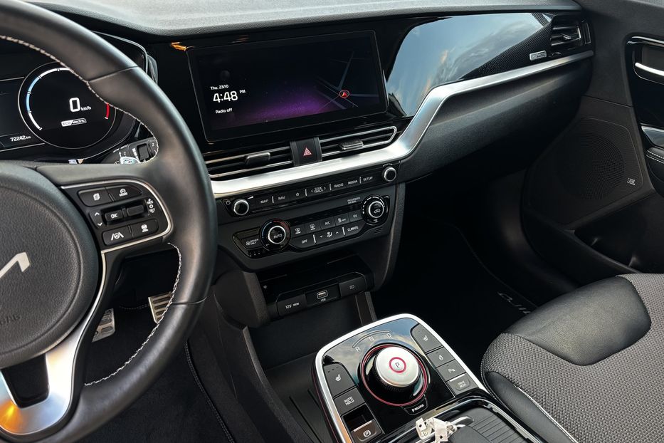 Продам Kia Niro 64 KW авто у Львові   2022 года в Львове