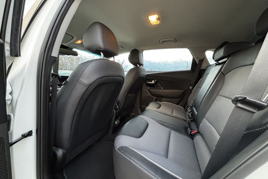 Продам Kia Niro 64 KW авто у Львові   2022 года в Львове