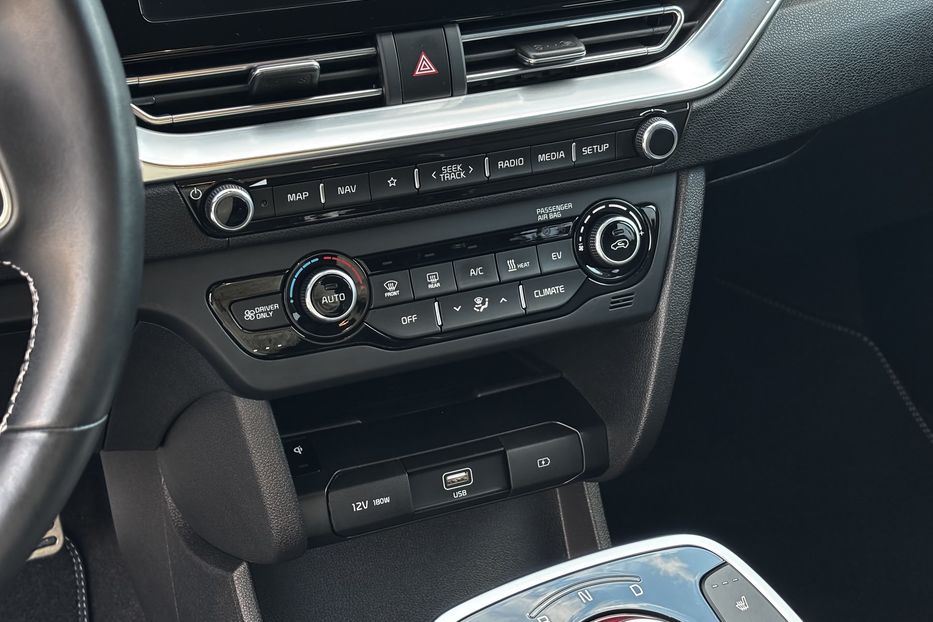 Продам Kia Niro 64 KW авто у Львові   2022 года в Львове