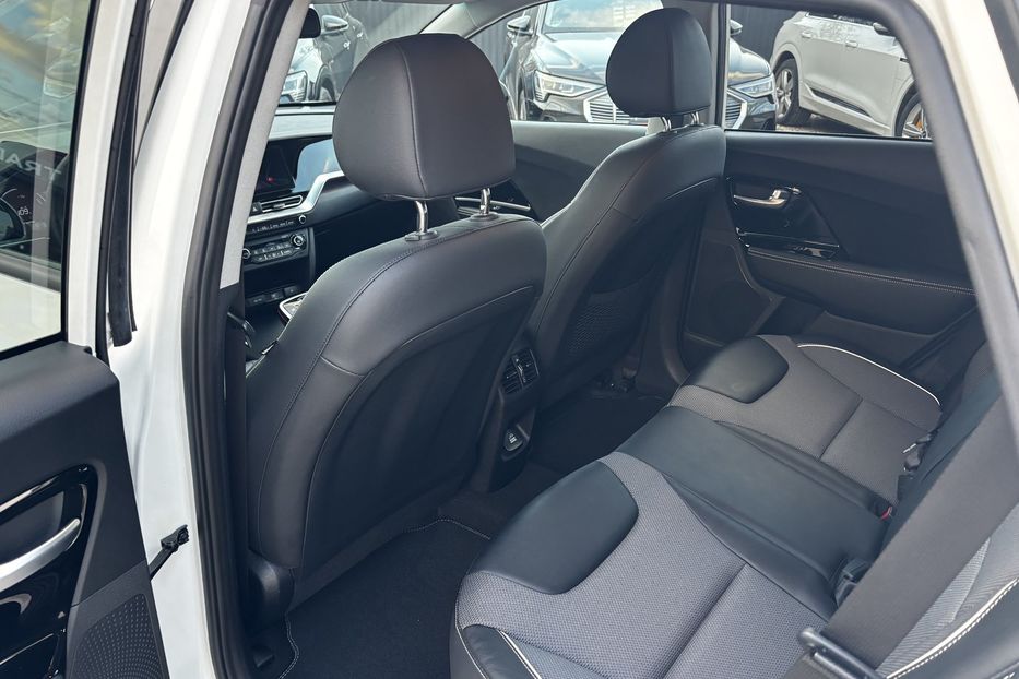 Продам Kia Niro 64 KW авто у Львові   2022 года в Львове