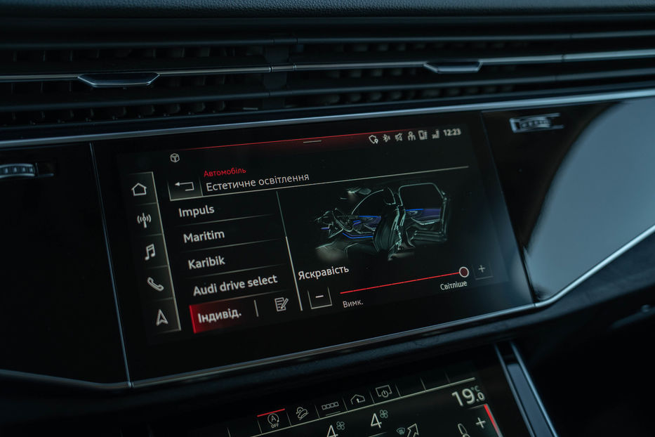 Продам Audi Q7 Premium Plus 2023 года в Черновцах