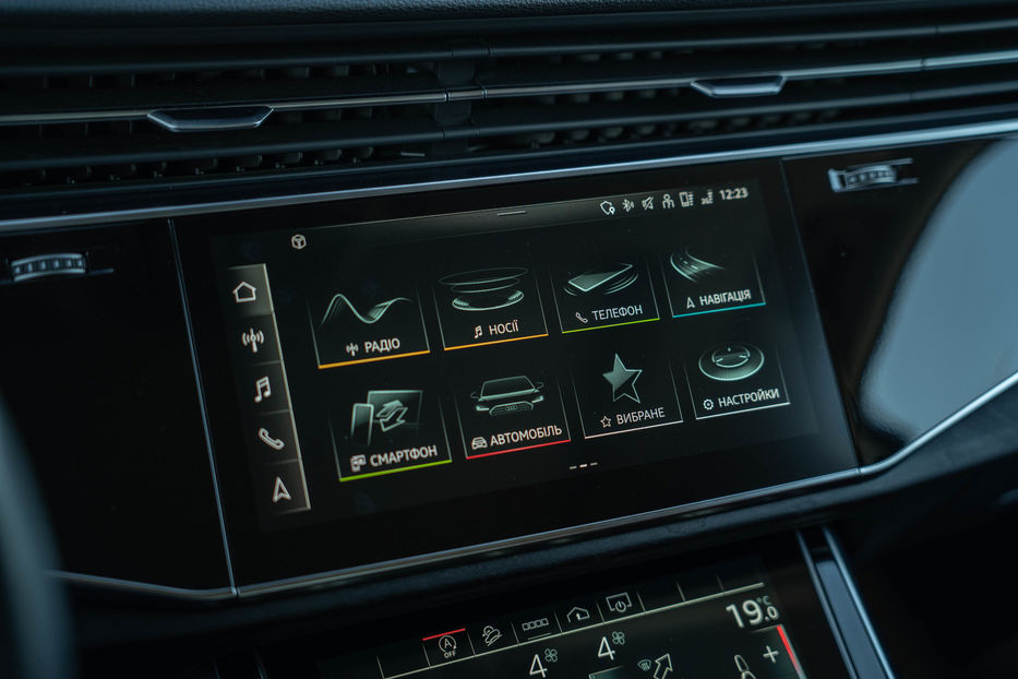 Продам Audi Q7 Premium Plus 2023 года в Черновцах