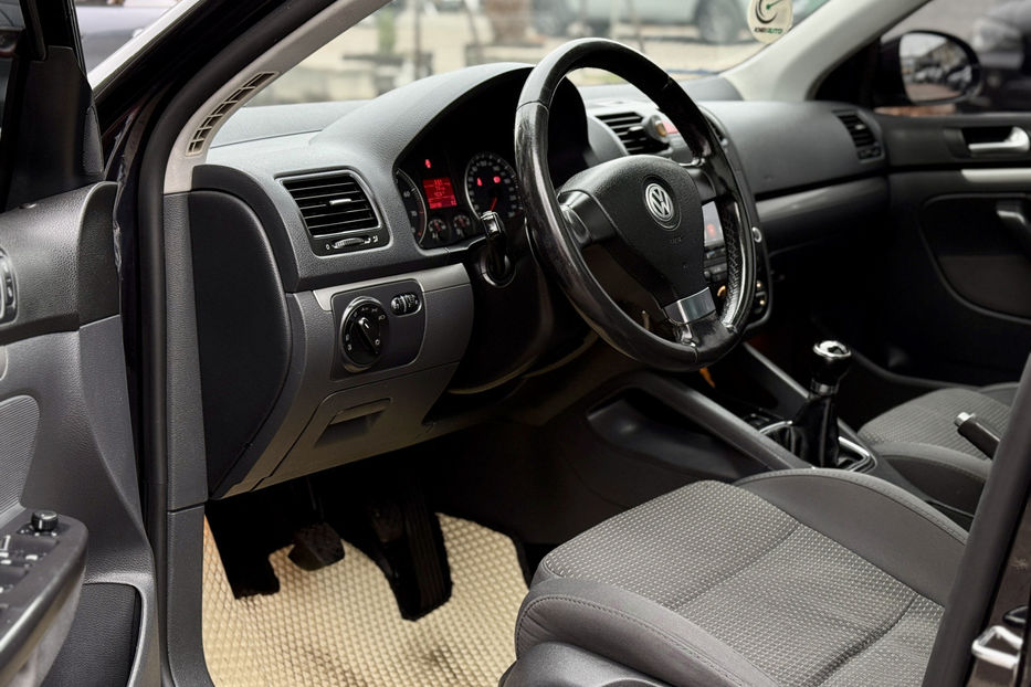 Продам Volkswagen Golf V TSI MT (122 л.с.) 2008 года в Киеве