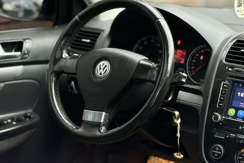 Продам Volkswagen Golf V TSI MT (122 л.с.) 2008 года в Киеве