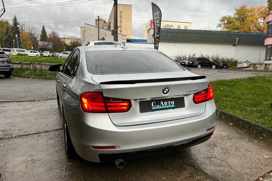 Продам BMW 320 2013 года в Черновцах