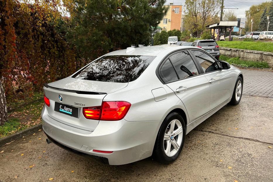 Продам BMW 320 2013 года в Черновцах