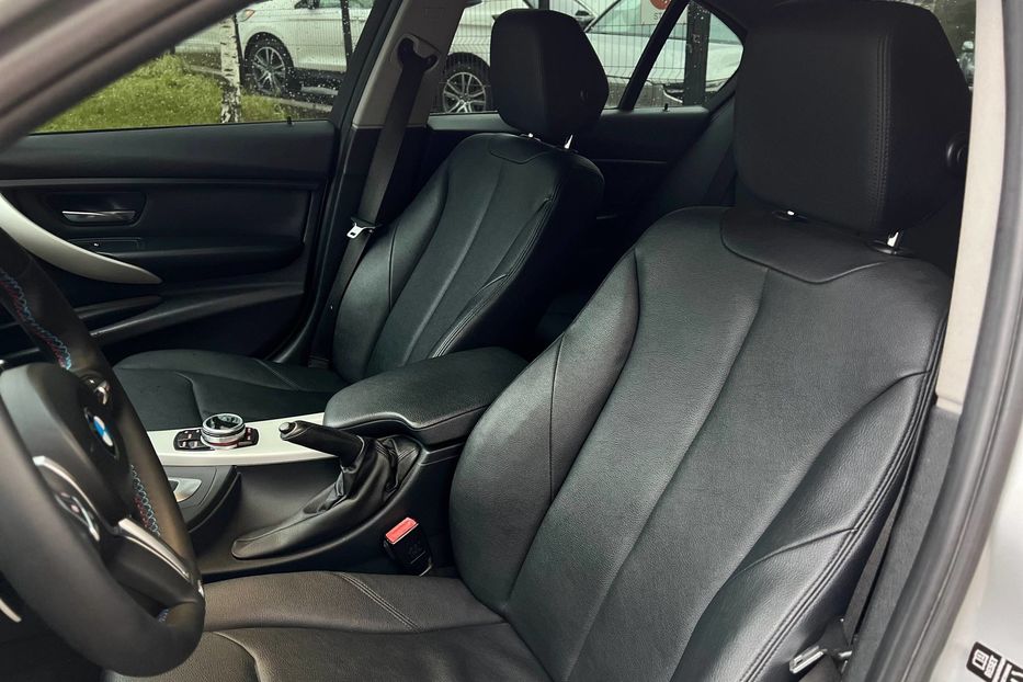 Продам BMW 320 2013 года в Черновцах