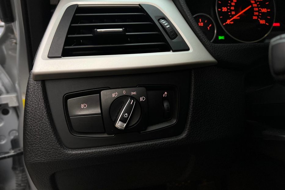 Продам BMW 320 2013 года в Черновцах