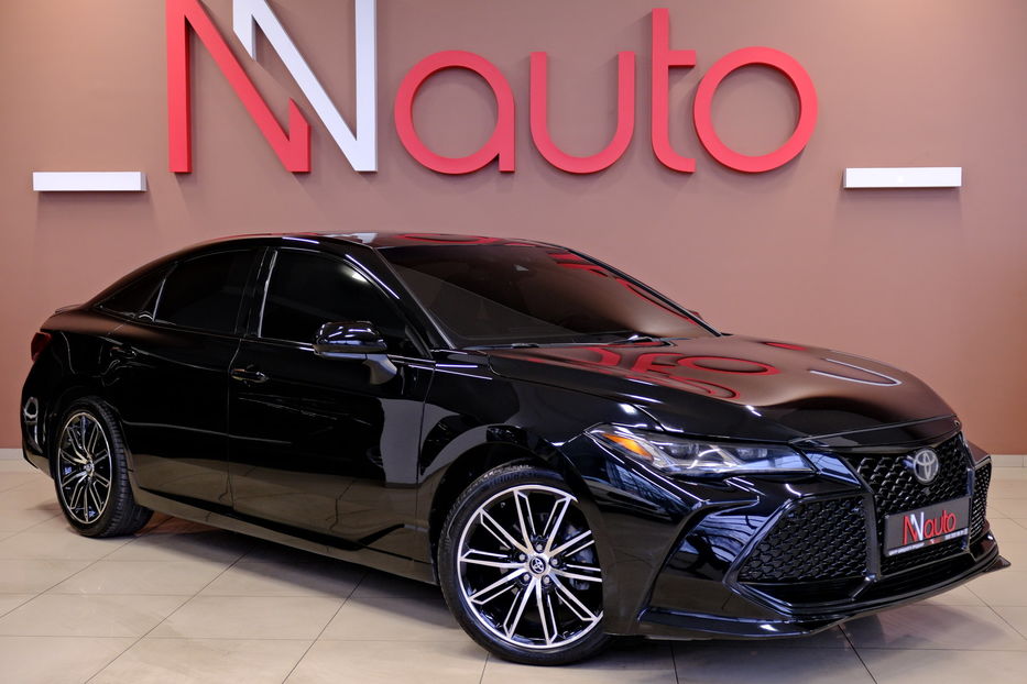 Продам Toyota Avalon 2019 года в Одессе