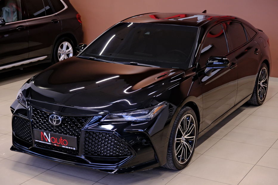 Продам Toyota Avalon 2019 года в Одессе