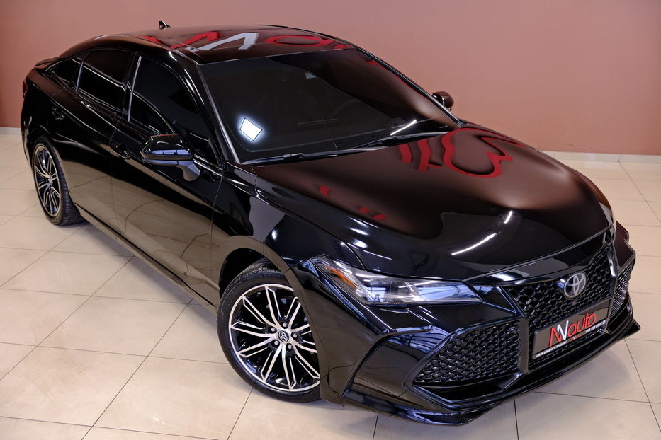 Продам Toyota Avalon 2019 года в Одессе