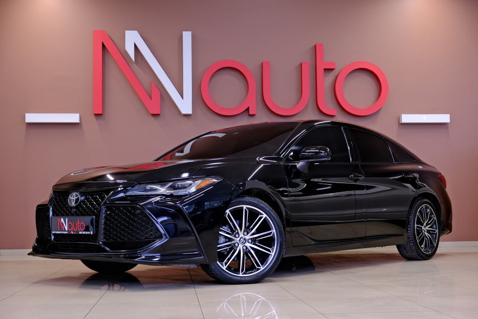 Продам Toyota Avalon 2019 года в Одессе