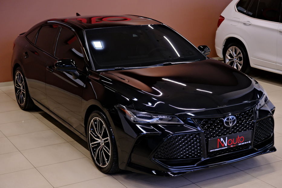 Продам Toyota Avalon 2019 года в Одессе