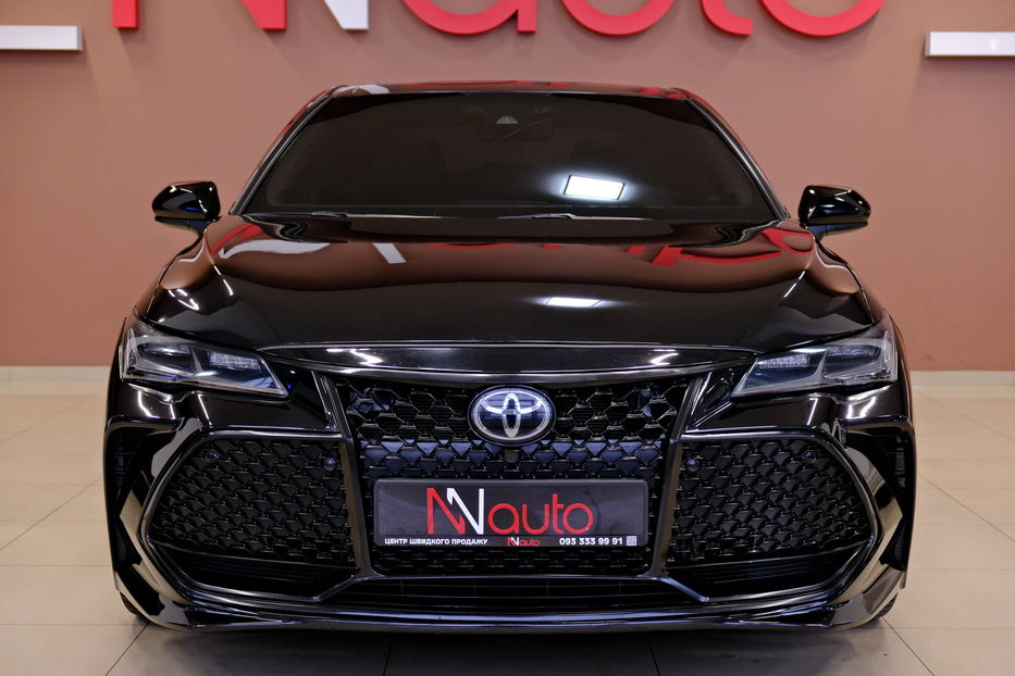 Продам Toyota Avalon 2019 года в Одессе