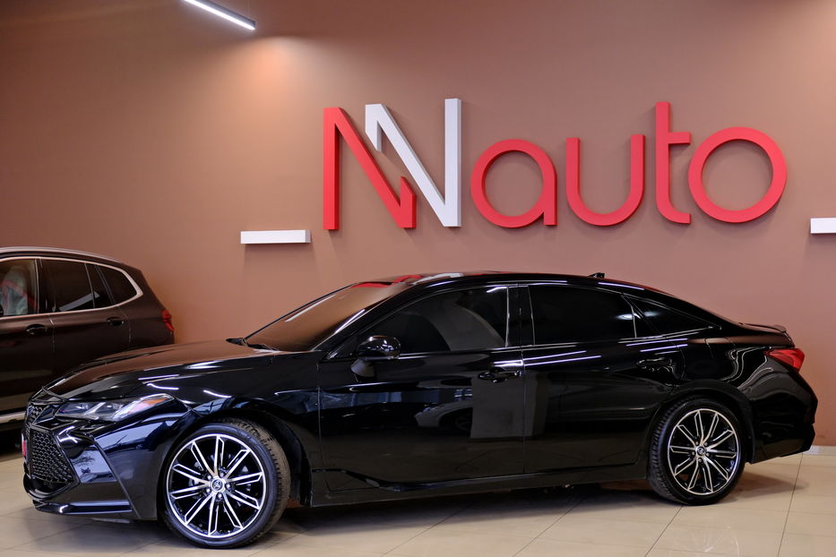 Продам Toyota Avalon 2019 года в Одессе