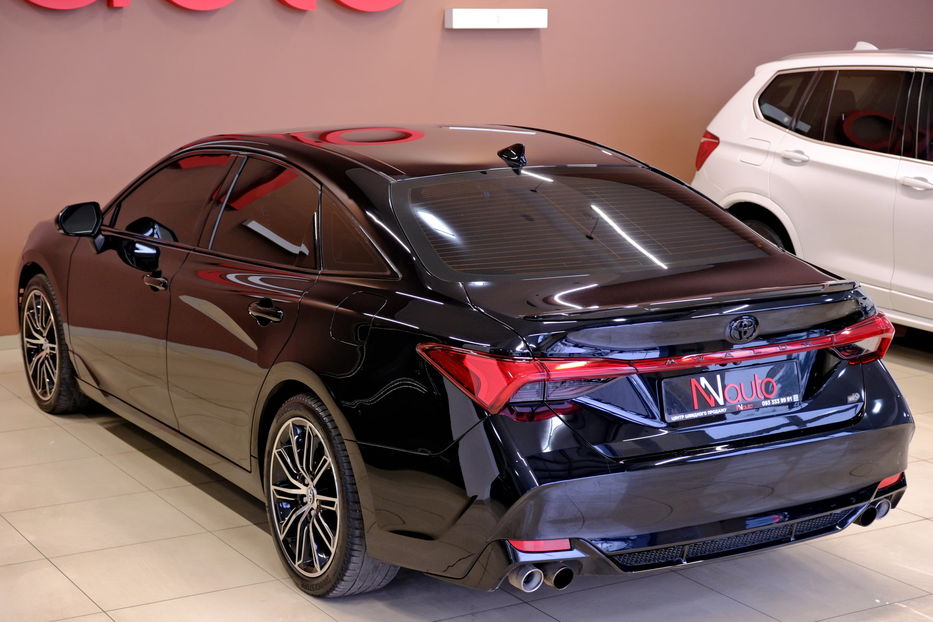 Продам Toyota Avalon 2019 года в Одессе