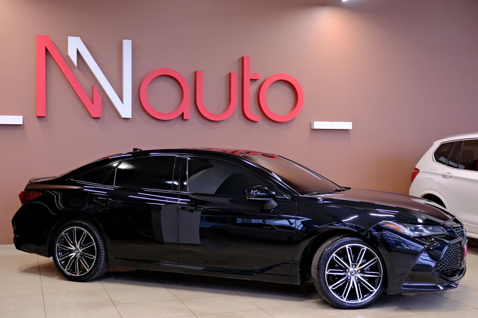 Продам Toyota Avalon 2019 года в Одессе