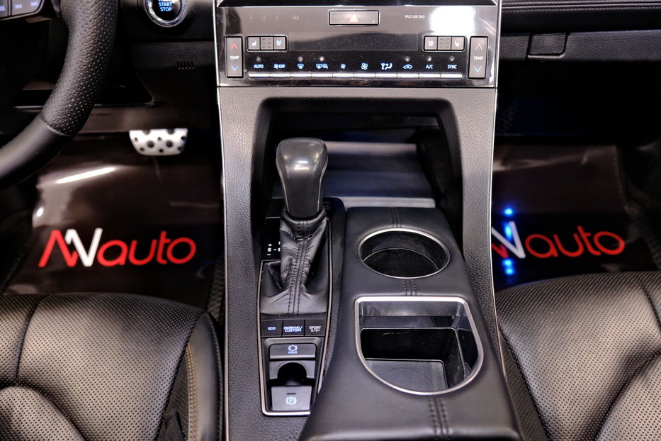 Продам Toyota Avalon 2019 года в Одессе