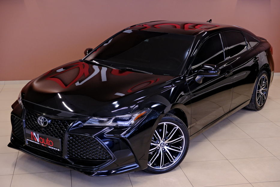 Продам Toyota Avalon 2019 года в Одессе