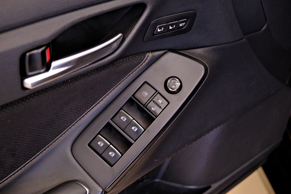 Продам Toyota Avalon 2019 года в Одессе