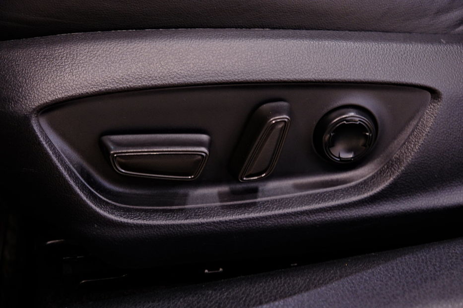 Продам Toyota Avalon 2019 года в Одессе