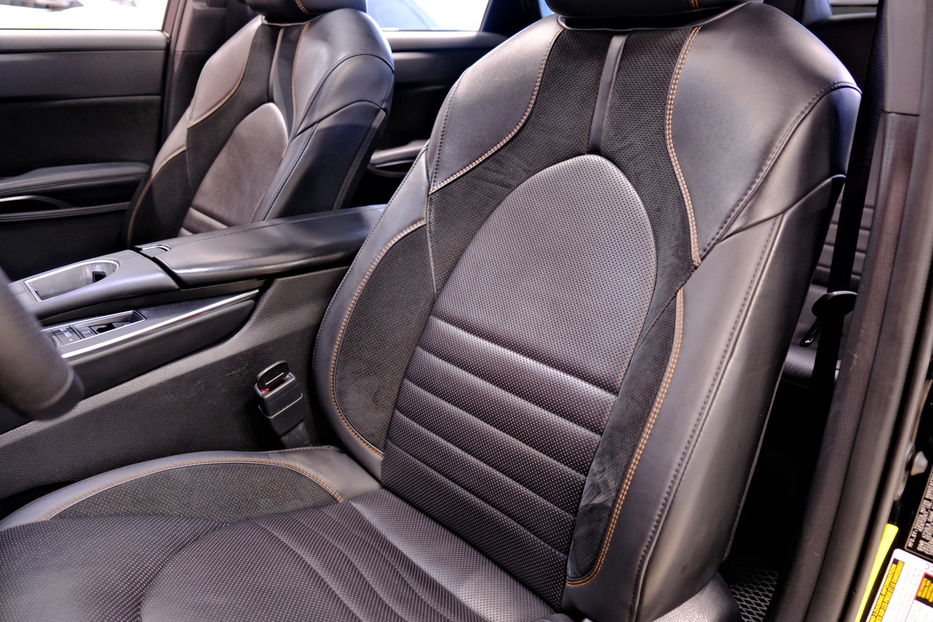 Продам Toyota Avalon 2019 года в Одессе