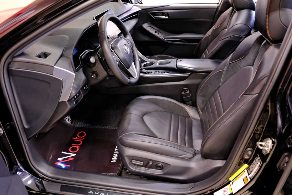 Продам Toyota Avalon 2019 года в Одессе